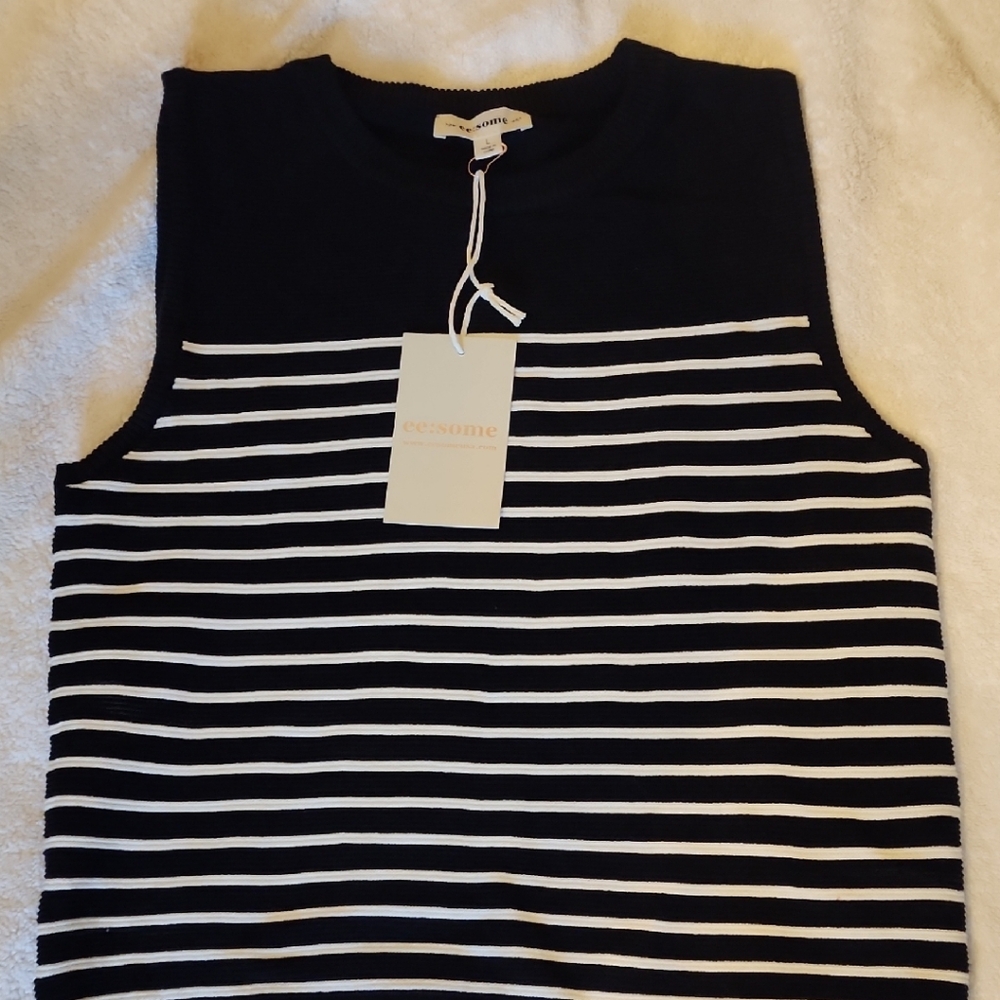Eesome Black and White Fitted Sleeveless Top